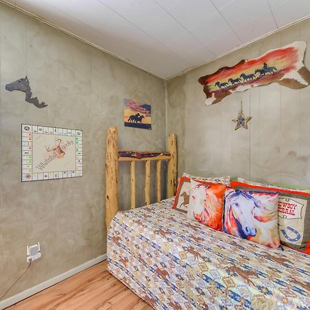 Unique Bear Country Cabin In Ruidoso With Hot Tub! Exterior foto